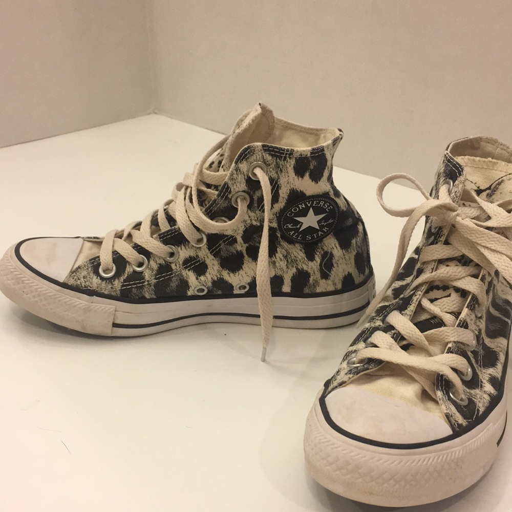 Converse, Cheetah print shoes, size 6, light wear